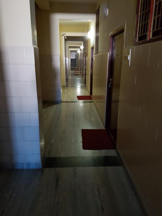 ホテル Sri Sai Residency ティルパティ エクステリア 写真